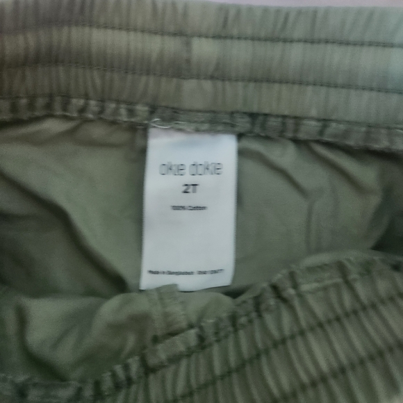 Okie dokie light green shorts size 2T stretch waist - Picture 2 of 3